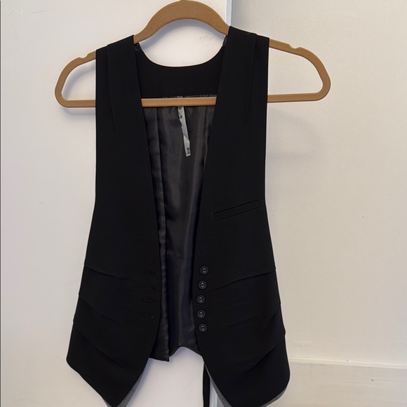Black Zara Vest - Picture 1 of 4